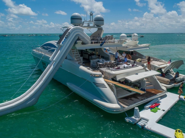Yacht charter Miami Beach cheap 103’ azimut S 