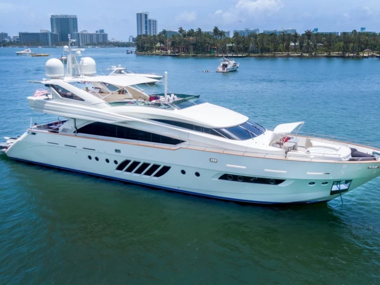 Dominator 100’ Dominator in Miami Beach on SamBoat