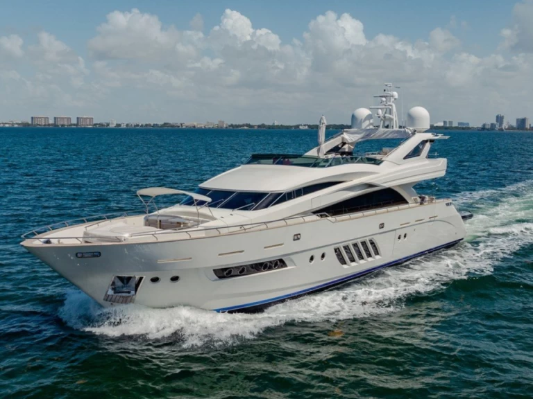Luxury Yacht for rent Miami Beach at the best price