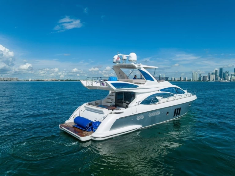 Luxury Yacht for rent Miami at the best price