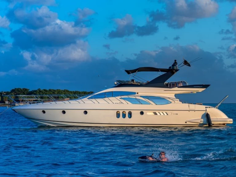 Luxury Yacht rental in Miami Beach - Azimut Azimut 62 Fly