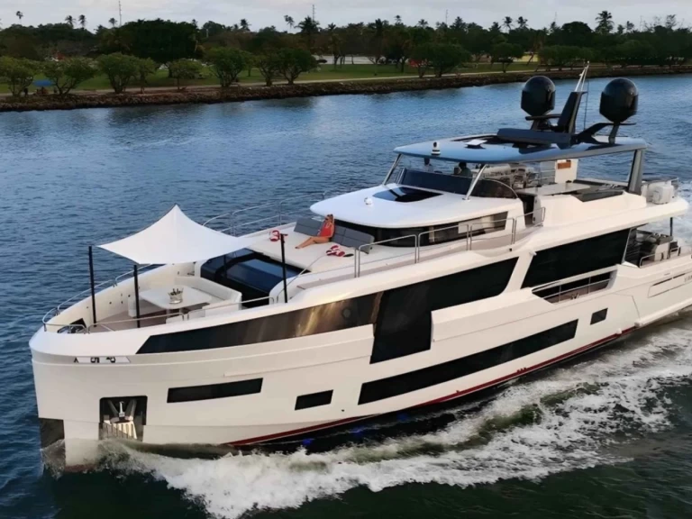 Sirena 88’ Sirena in Miami Beach on SamBoat