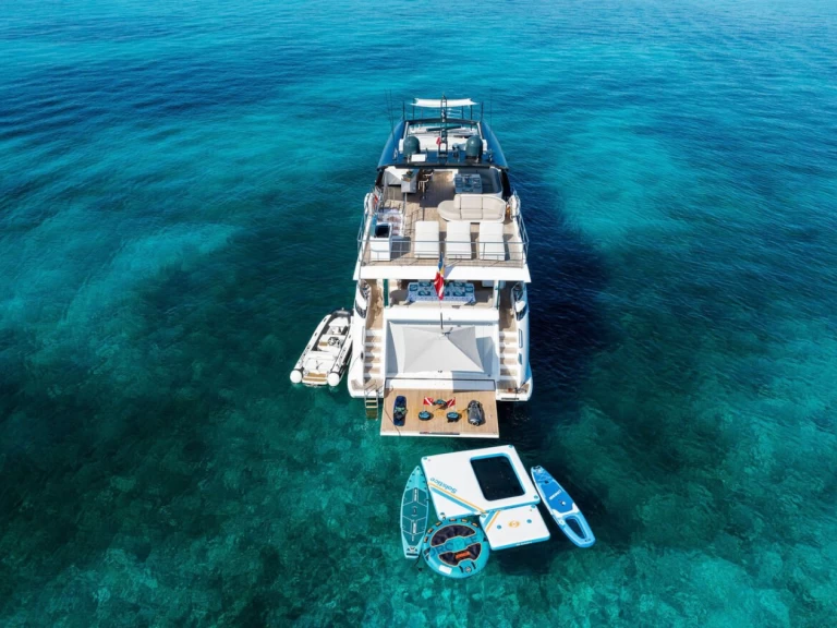 Luxury Yacht rental in Miami Beach - Azimut Azimut 88