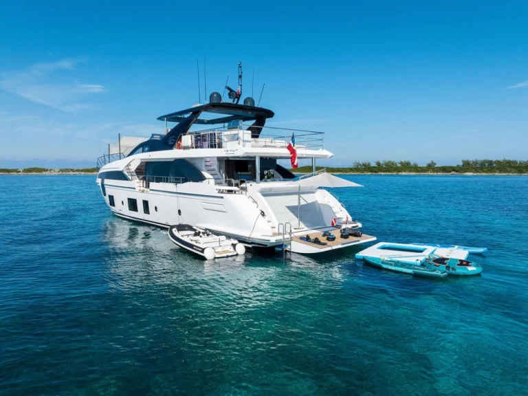 Luxury Yacht rental with or without captain Azimut Miami Beach