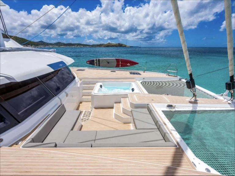 Bareboat Rental Luxury Yacht Fountaine Pajot with a boat licence