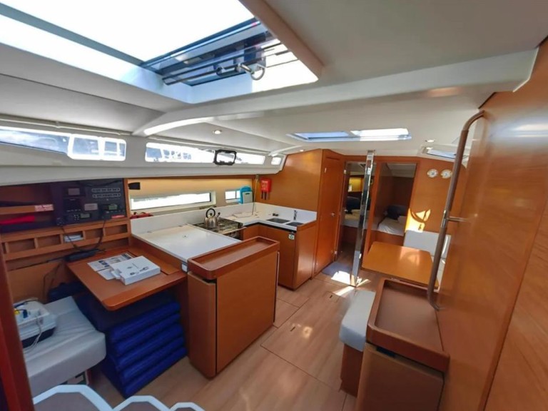 Bareboat Rental Sailboat Jeanneau with a boat licence