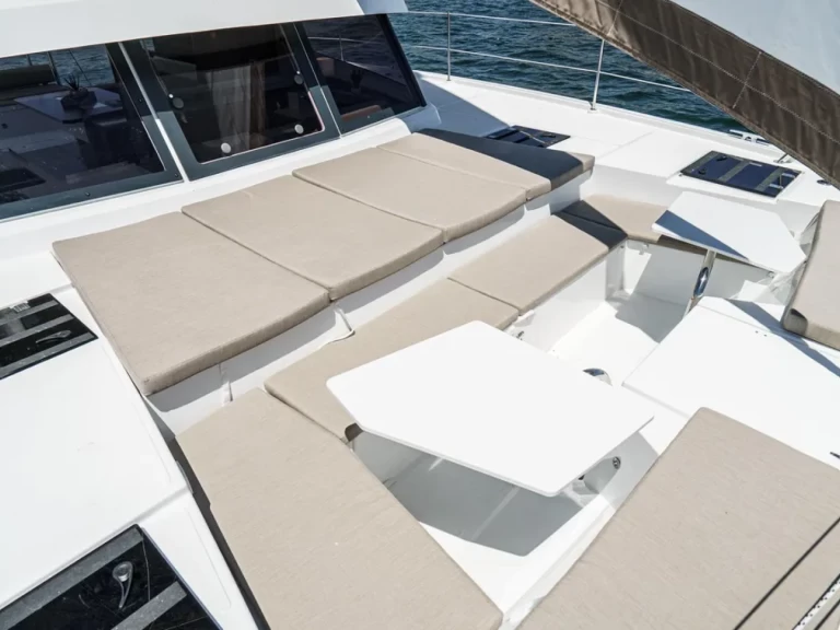 Bali Bali 4.4 in Harbor Island on SamBoat