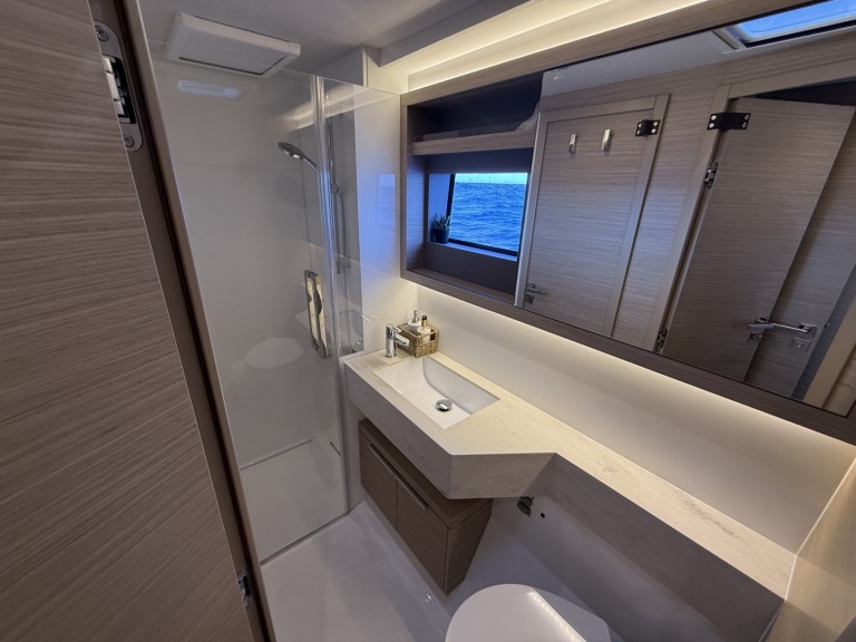 Catamaran rental in Philipsburg - Lagoon Lagoon 51