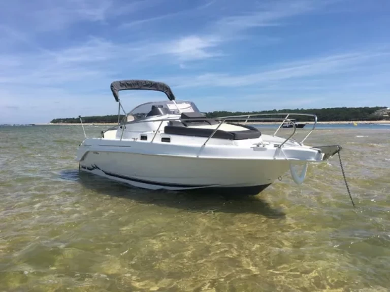 Yacht charter Port du Lavandou cheap Cap Ferret