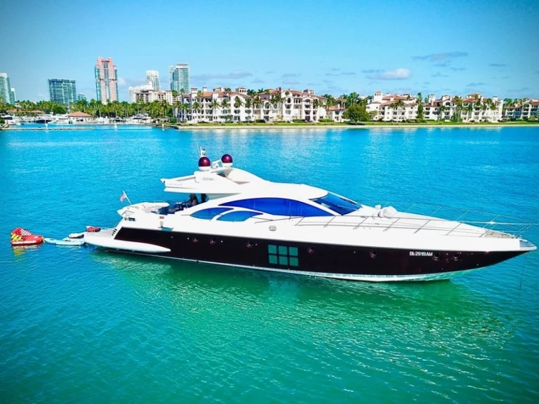 Azimut 86’ azimut S 2 in Miami Beach on SamBoat