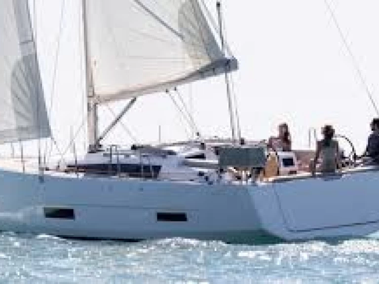 Sailboat for rent Marseille at the best price