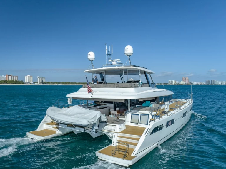 Luxury Yacht for rent Miami Beach at the best price