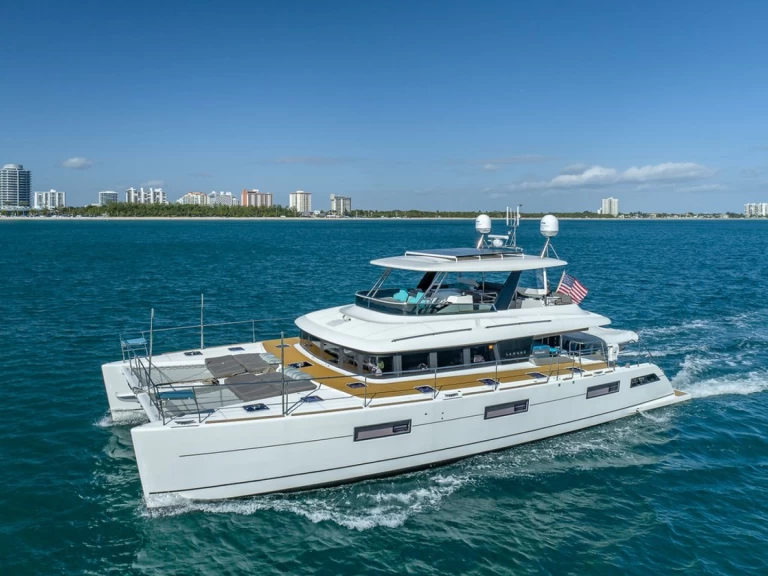 Lagoon 63' Catamaran in Miami Beach on SamBoat
