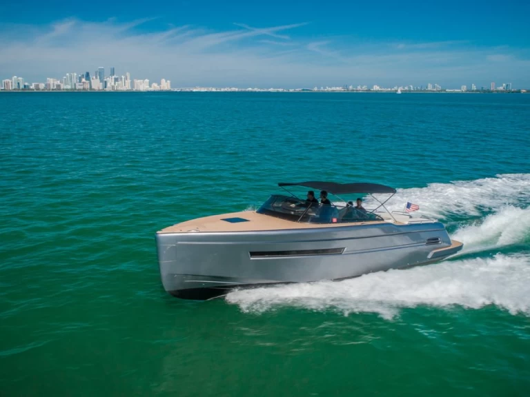 Catamaran for rent Miami at the best price