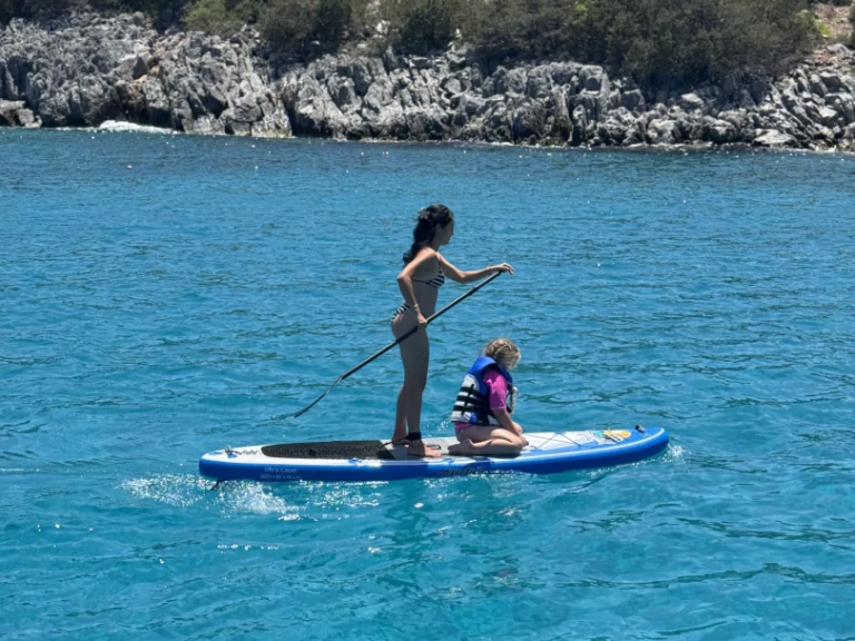 Boat rental Sea Ray Sea Ray 410 Sundancer in Agios Nikolaos on Samboat