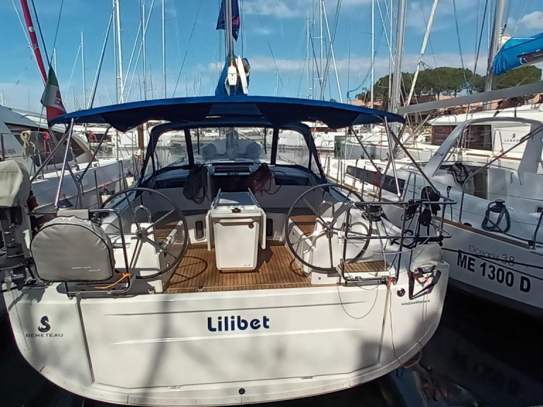 Yacht charter Procida cheap Oceanis 40.1