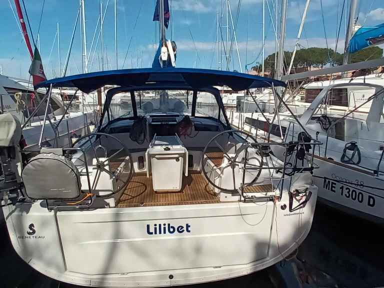 Yacht charter Procida cheap Oceanis 40.1