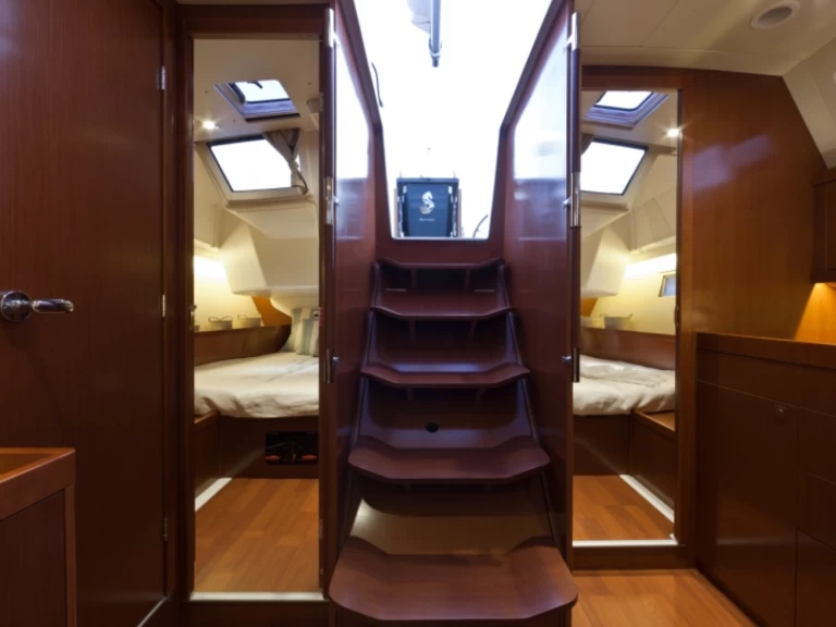 Sailboat for rent Furnari at the best price