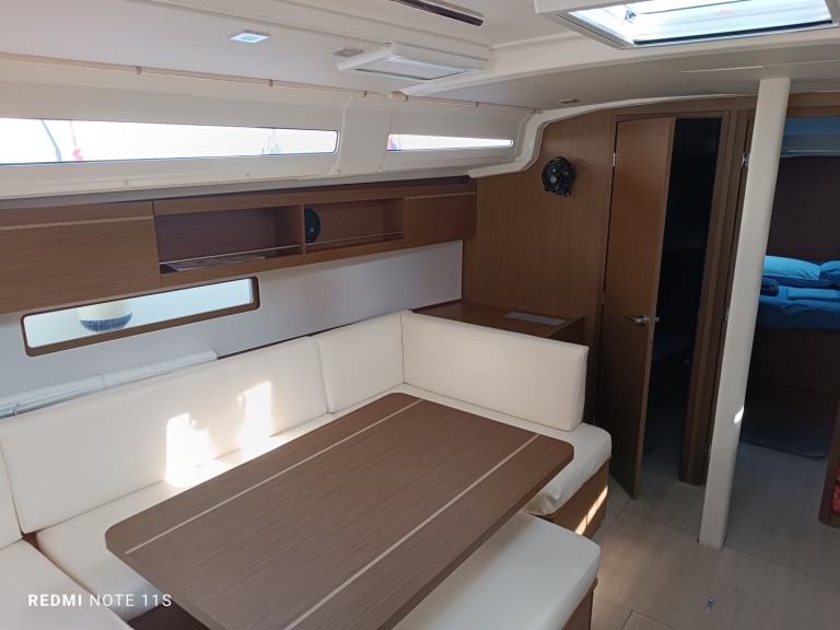 Rent a Bénéteau Oceanis 40.1 Procida