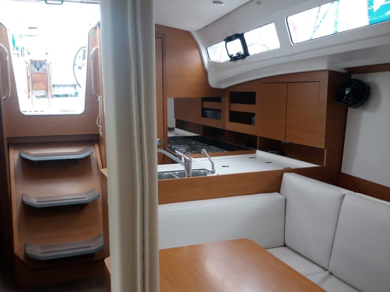 Sailboat for rent Procida at the best price