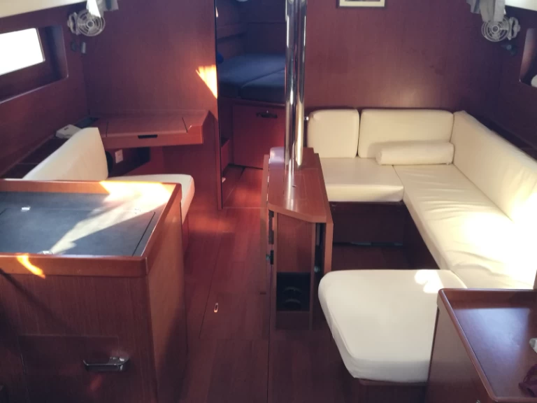 Yacht charter Furnari cheap Oceanis 41.1
