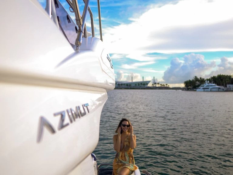 Azimut Azimut 42 Fly charter bareboat or captained in  Miami Beach