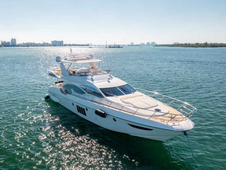 Luxury Yacht for rent Miami Beach at the best price
