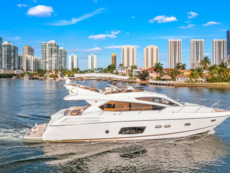 Yacht charter Miami Beach cheap 70 