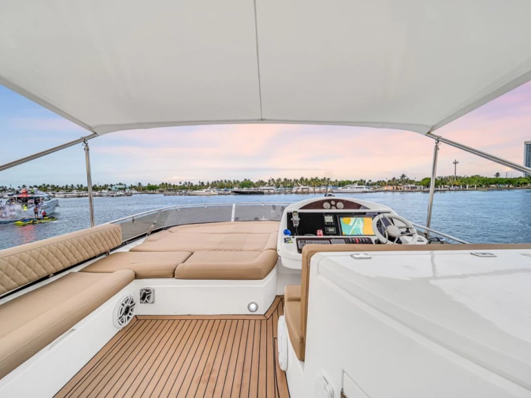 Luxury Yacht rental with or without captain Sunseeker Miami Beach