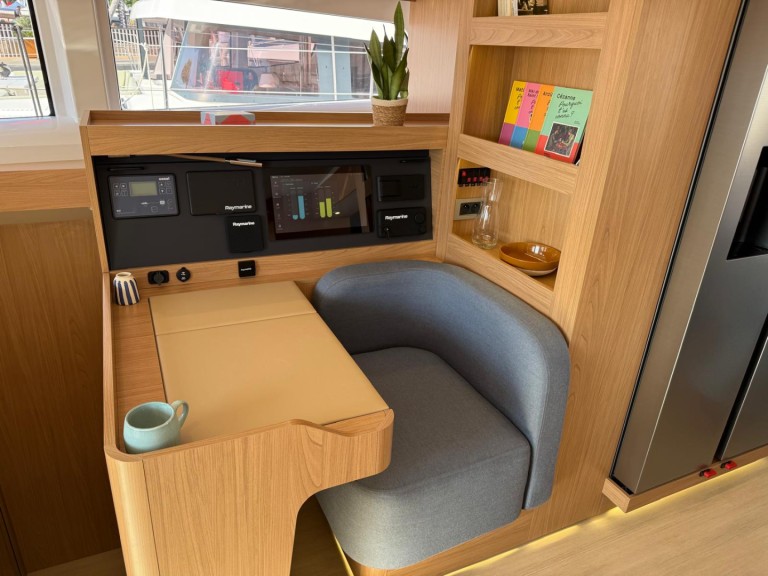 Yacht charter Furnari cheap Bali 5.2 6-cab