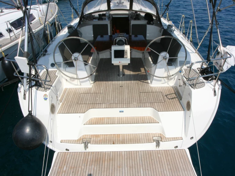 Rent a Bavaria Cruiser 46 Pula