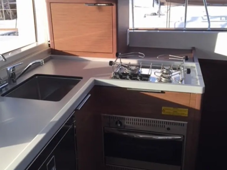 Boat rental Lagoon Lagoon 40 in Alimos on Samboat