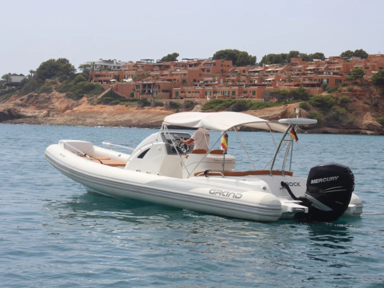 Yacht charter El Toro cheap 850