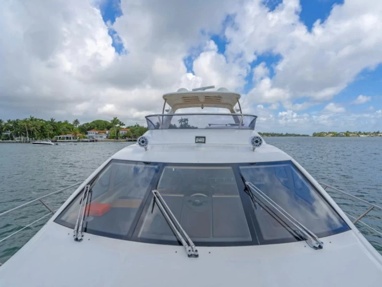 Rent a Azimut Azimut 65  Miami Beach