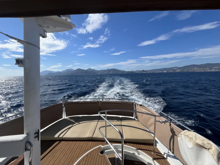 Yacht charter Golfe-Juan cheap Cumberland 44