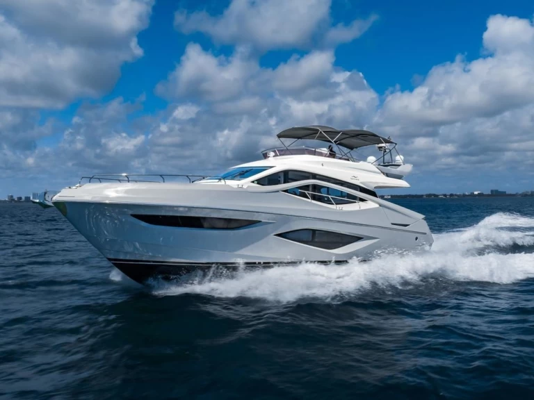 Luxury Yacht rental in Miami Beach - Numarine 65
