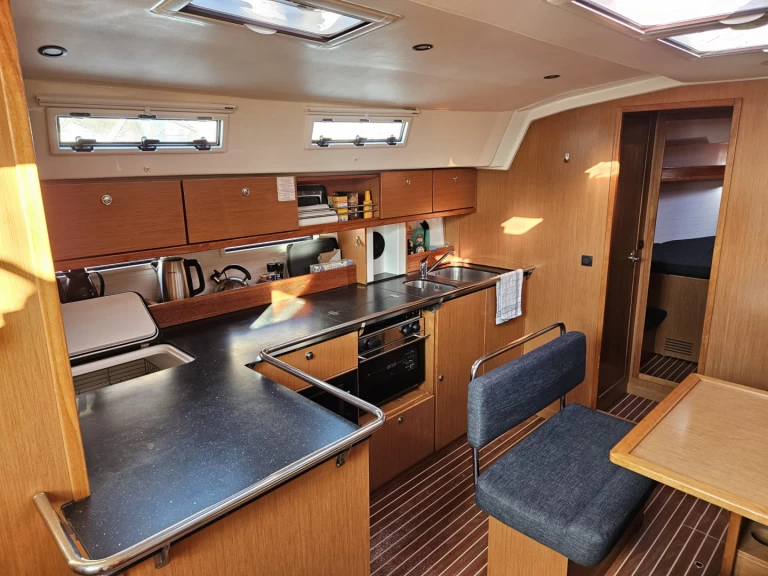 Sailboat rental in Heiligenhafen - Bavaria Cruiser 45