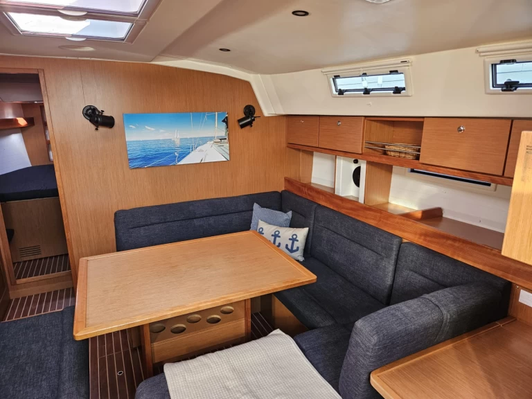 Boat rental Bavaria Cruiser 45 in Heiligenhafen on Samboat