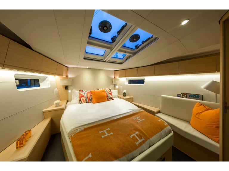 Rent a Jeanneau Jeanneau 54 Dénia