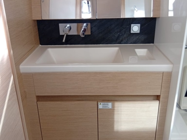 Bareboat Rental Sailboat Hanse with a boat licence