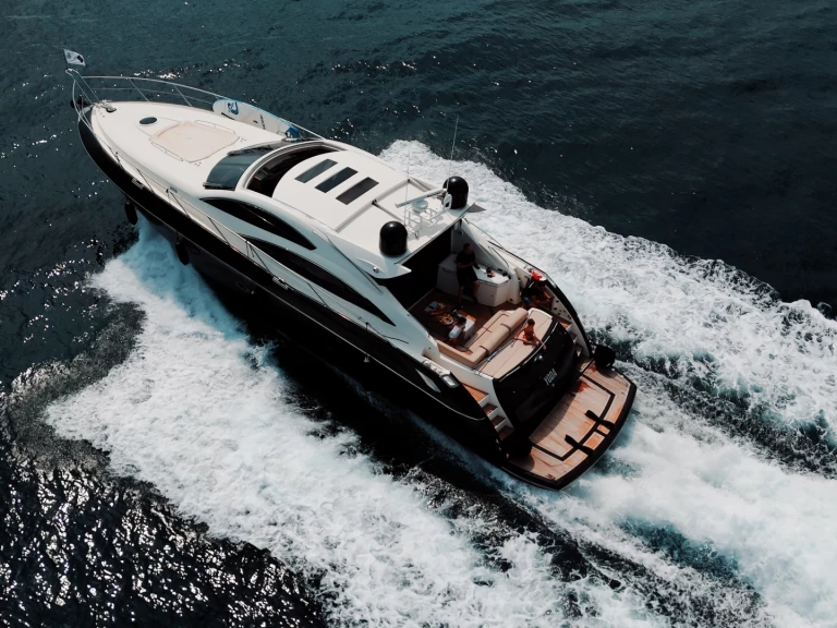 Bareboat Rental Luxury Yacht Sunseeker with a boat licence