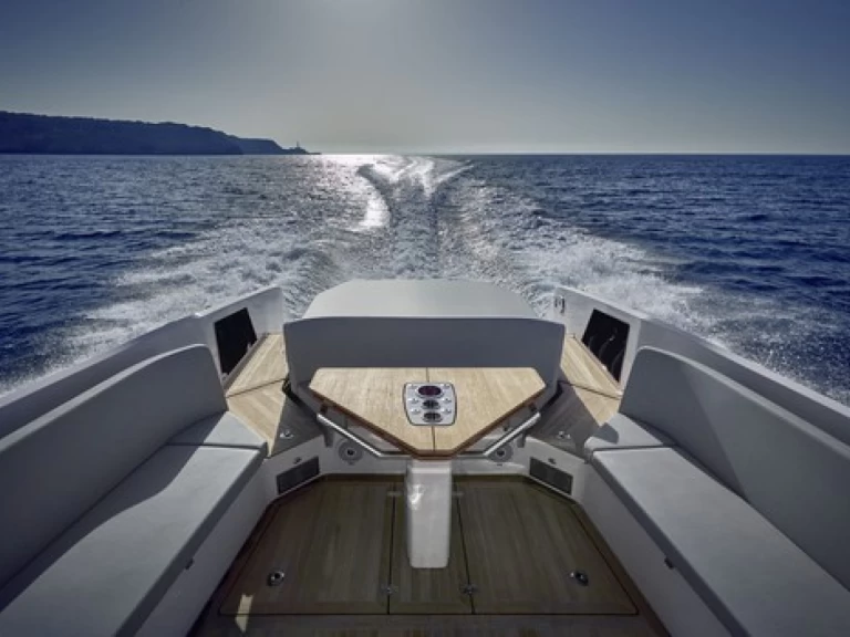 Yacht charter Portals Nous cheap Demon 1414