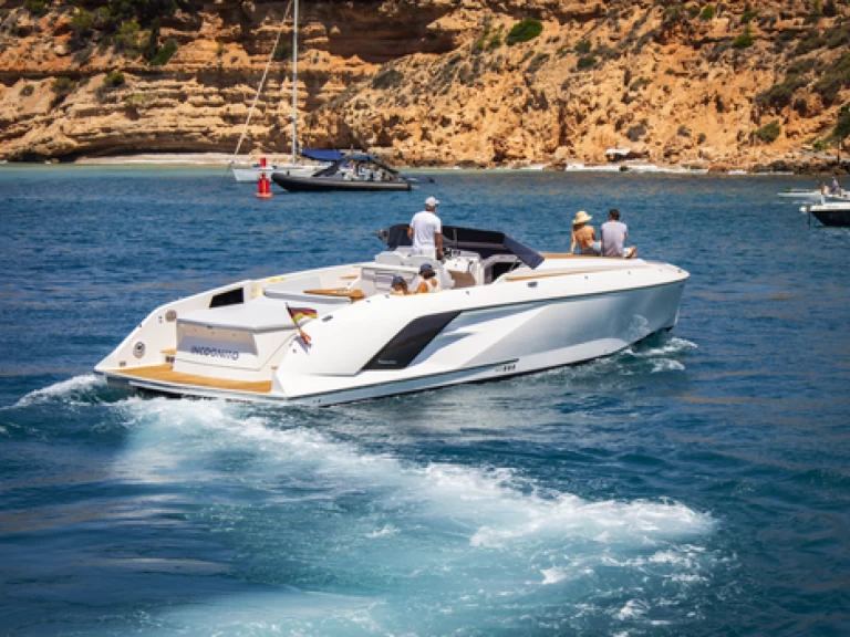 Bareboat Rental Motorboat Frauscher with a boat licence