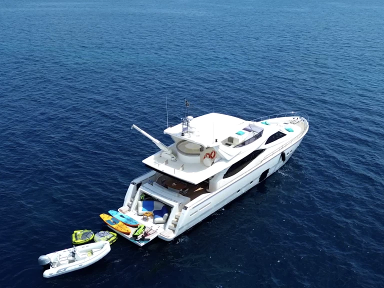 Luxury Yacht rental in Glyfada - Ferretti Ferretti 780