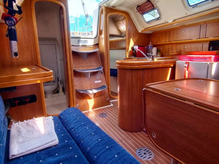 Yacht charter La Seyne-sur-Mer cheap Etap 34 S