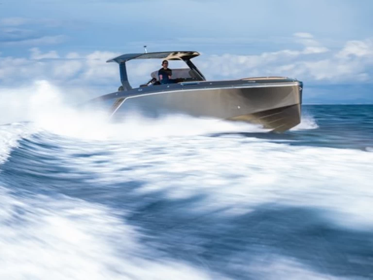 Motorboat for rent Portals Nous at the best price