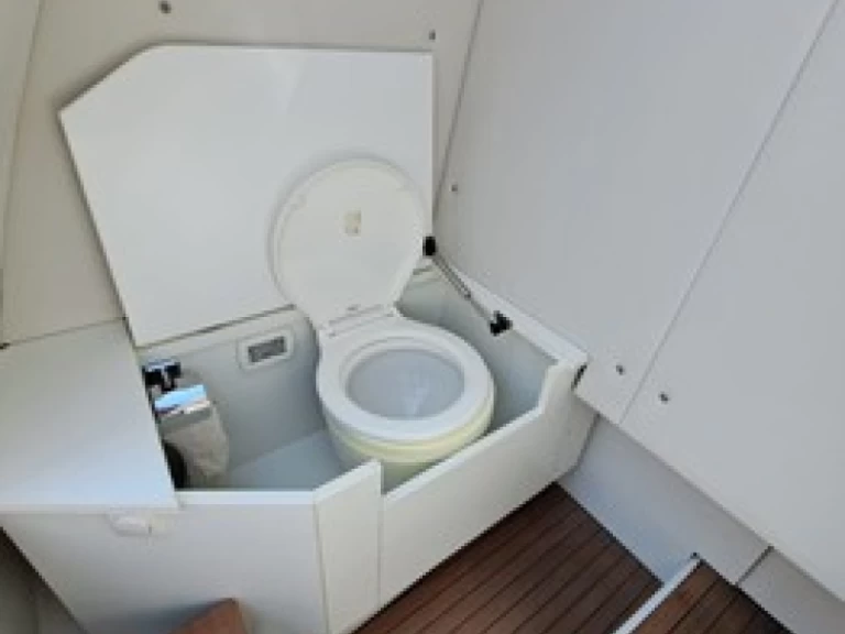 Yacht charter El Toro cheap 1017 LIDO