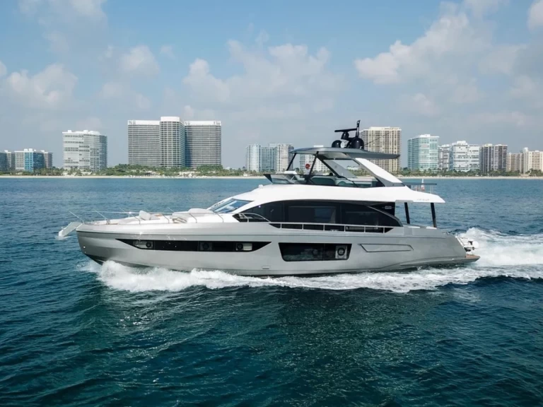 Luxury Yacht rental with or without captain Azimut Miami
