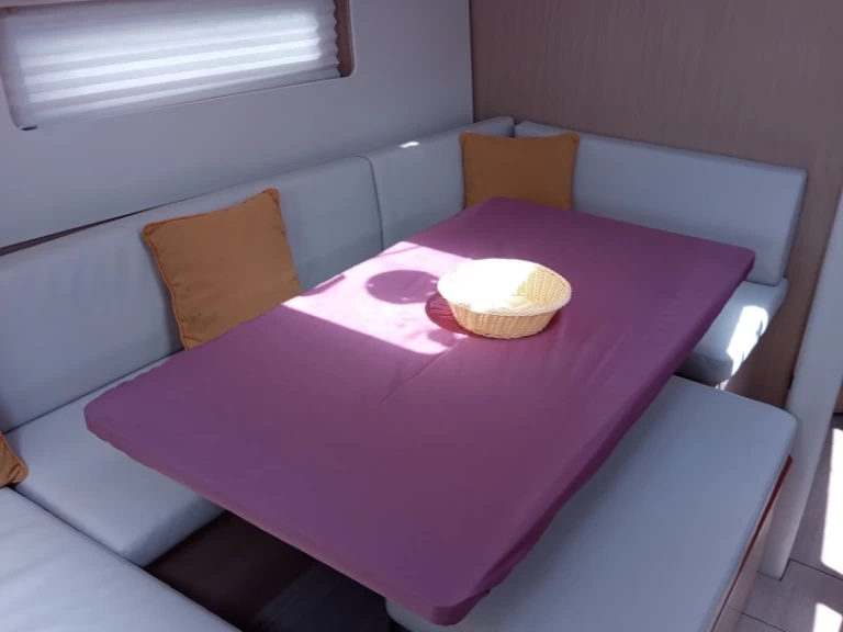 Yacht charter Lefkáda cheap Oceanis 37.1