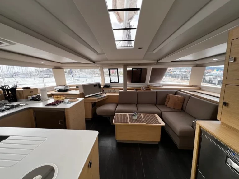 Boat rental Fountaine Pajot Astrea 42 in Lefkáda on Samboat